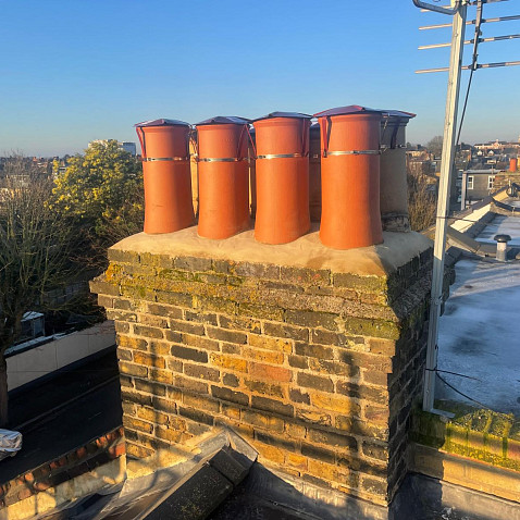 chimney breast leak, chimney crown leak, chimney flashing leak, chimney leaking repair, chimney leaning