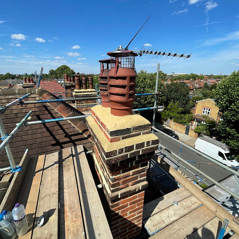 chimney breast leak, chimney crown leak, chimney flashing leak, chimney leaking repair, chimney leaning
