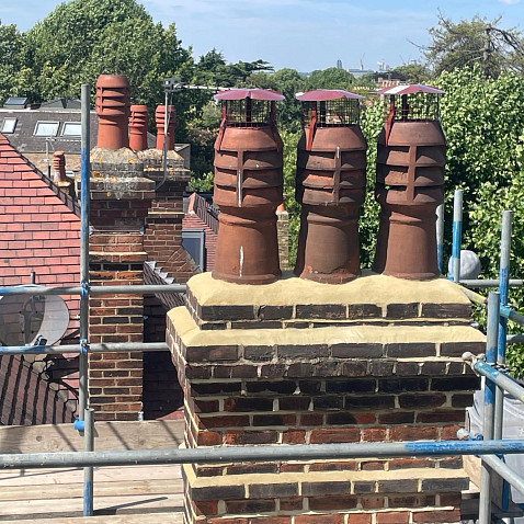 chimney breast leak, chimney crown leak, chimney flashing leak, chimney leaking repair, chimney leaning